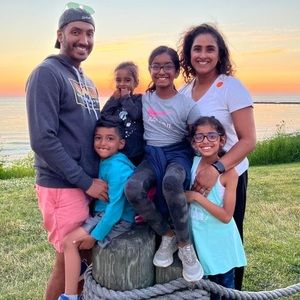 Meet your Posher, Sibi